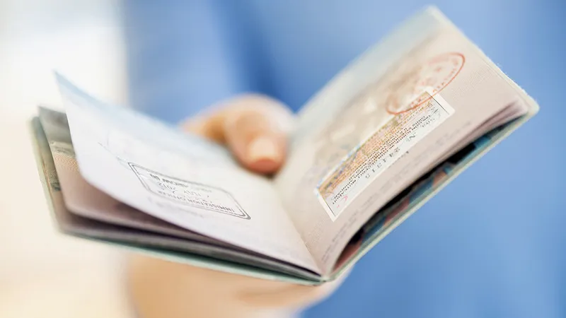 معقب اصدار تاشيرة زيارة عمل بخصومات تصل إلى 50%